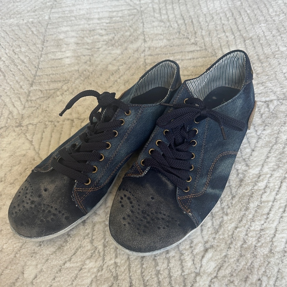Joe’s Jeans sneakers